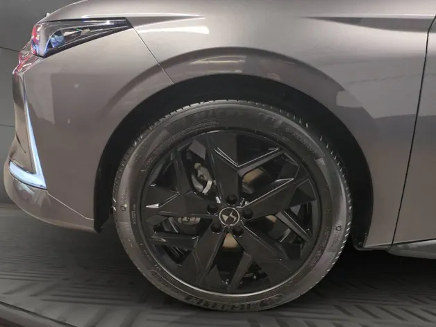 DS Automobiles AUTOMOBILES DS 4 1.2 MHEV Ligne Noire