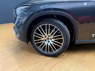 Mercedes-Benz GLC 220 d 4M - DISTRONIC / Head-Up Display / 360 Grad Kamera