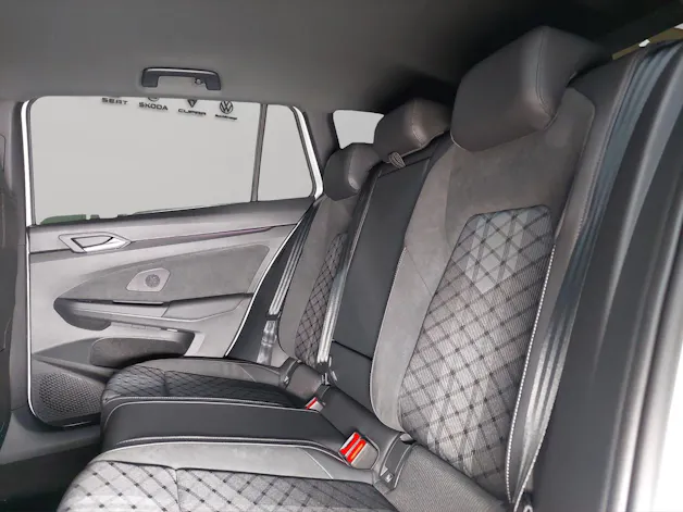 VW Golf Variant 1.5 eTSI mHEV R-Line