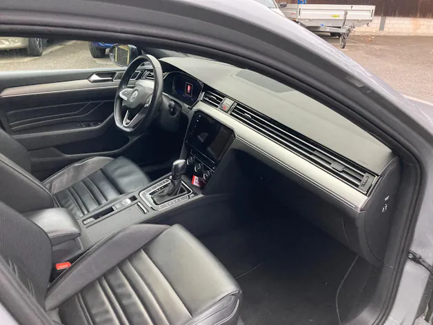 VW Passat Variant 2.0 TSI R-Line Edition 4Motion DSG