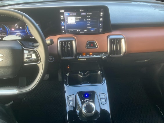 Vehicle image 9 Vehicle image 9