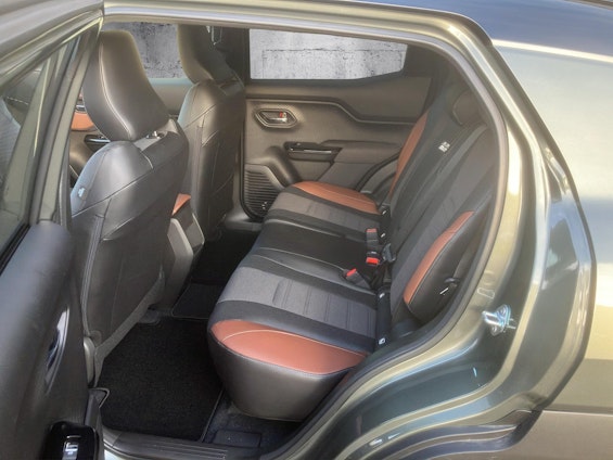 Vehicle image 12 Vehicle image 12