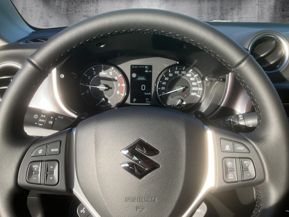 Vehicle image 7 Vehicle image 7