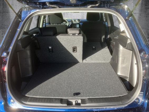 Vehicle image 14 Vehicle image 14