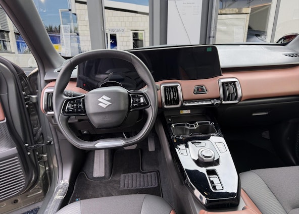 Vehicle image 10 Vehicle image 10