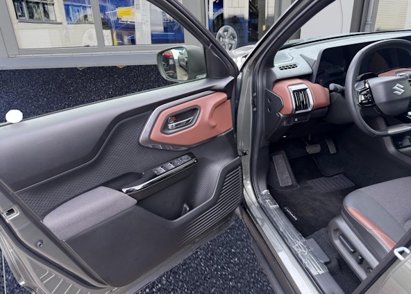 Vehicle image 11 Vehicle image 11