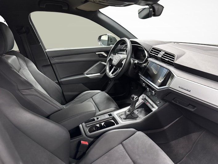 Vehicle image AUDI Q3