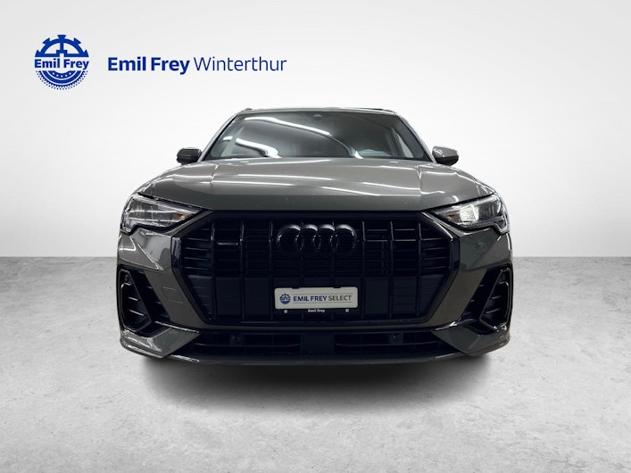 Vehicle image AUDI Q3