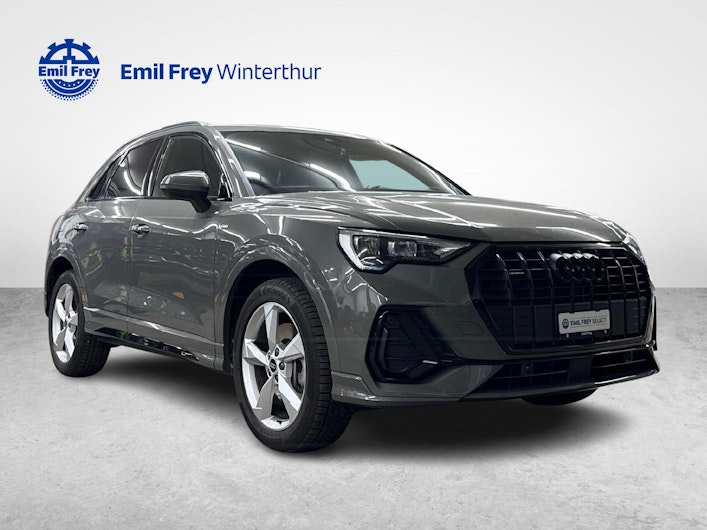 Vehicle image AUDI Q3