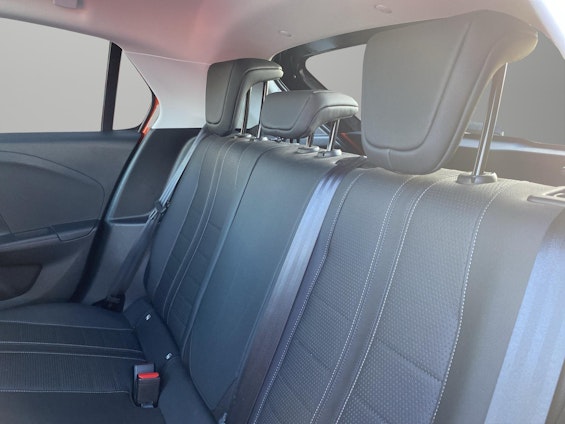 Vehicle image 4 Vehicle image 4