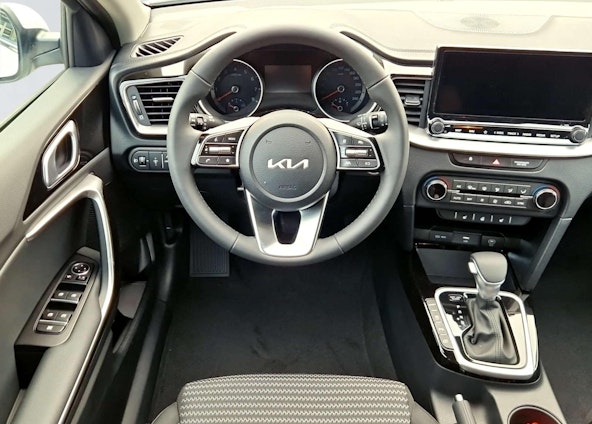 Vehicle image 6 Vehicle image 6