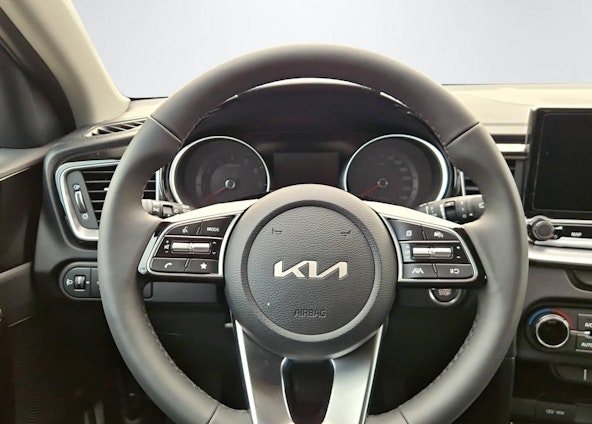 Vehicle image 4 Vehicle image 4