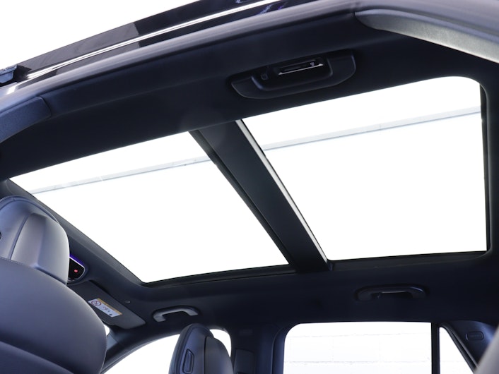 Vehicle image MERCEDES-BENZ GLC 300