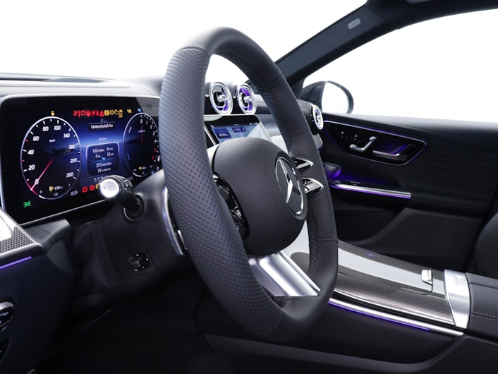 Vehicle image MERCEDES-BENZ GLC 300