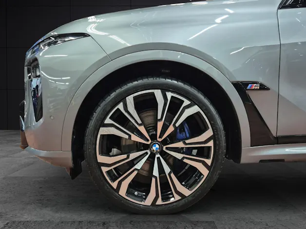 BMW X7 M60i
