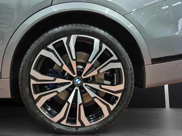 BMW X7 M60i