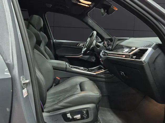 BMW X7 M60i