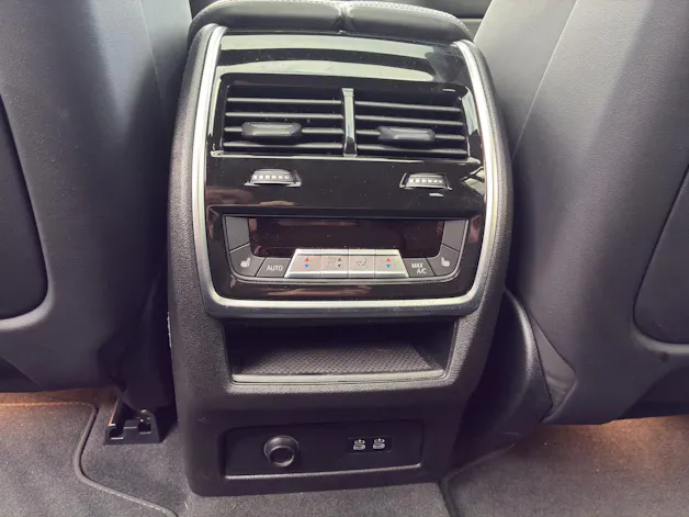 BMW X7 M60i