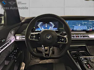 BMW M760e xDrive