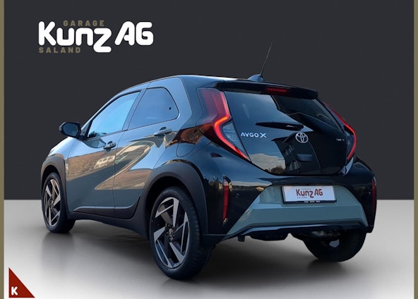 Vehicle image 3 Vehicle image 3