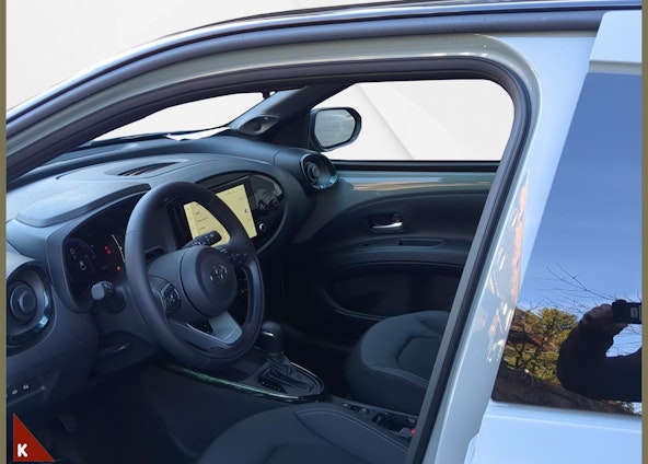 Vehicle image 8 Vehicle image 8