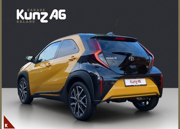 Vehicle image 3 Vehicle image 3