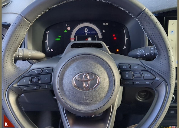 Vehicle image 9 Vehicle image 9