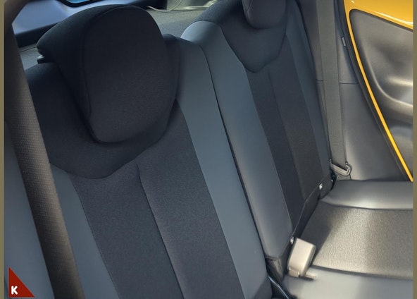 Vehicle image 18 Vehicle image 18