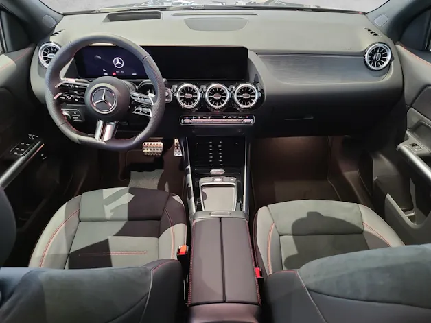 Mercedes-Benz GLA 250 4Matic 8G-DCT Swiss Star