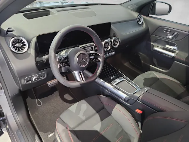 Mercedes-Benz GLA 250 4Matic 8G-DCT Swiss Star