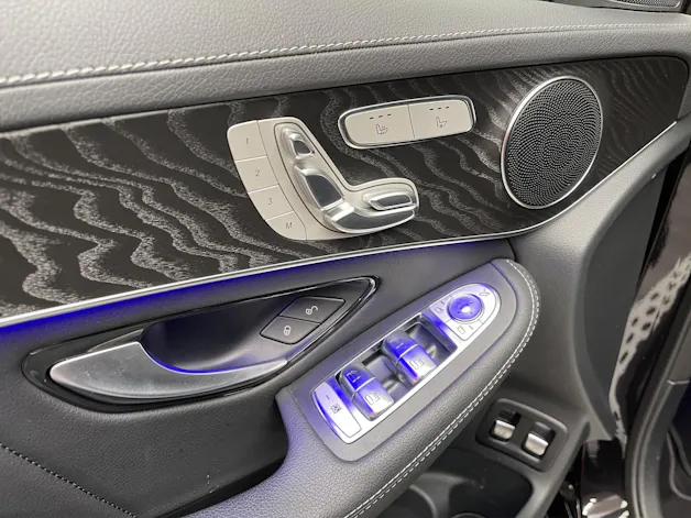 MERCEDES-BENZ GLC 300 e AMG Line 4Matic