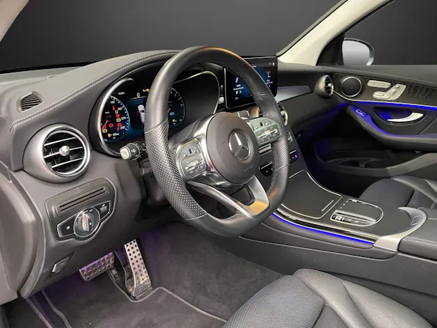 MERCEDES-BENZ GLC 300 e AMG Line 4Matic