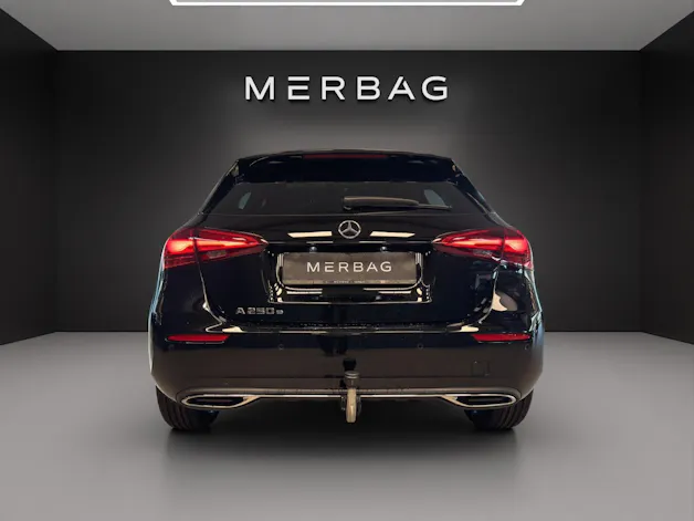 Mercedes-Benz A 250 e EQ Star 8G-DCT