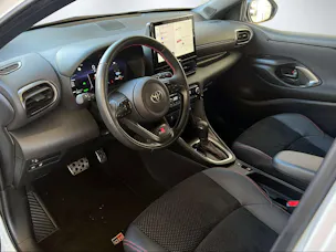 Toyota Yaris 1.5 VVT-i HSD GR Sport