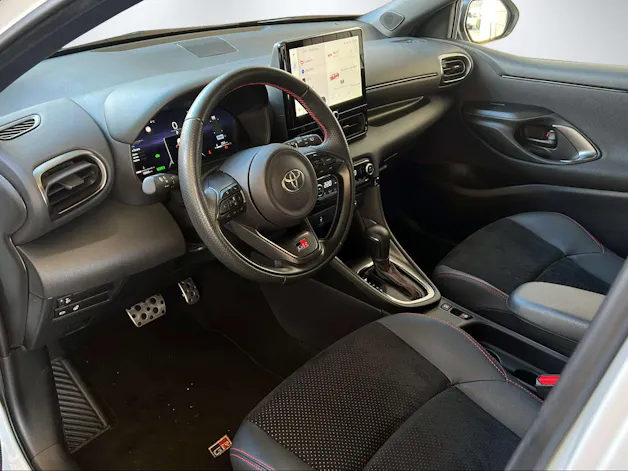 Toyota Yaris 1.5 VVT-i HSD GR Sport