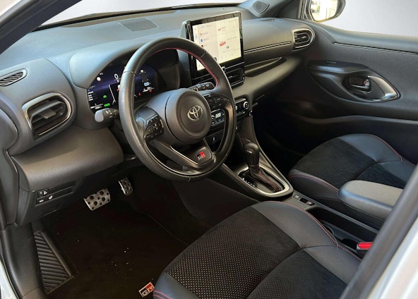 Vehicle image 13 Vehicle image 13