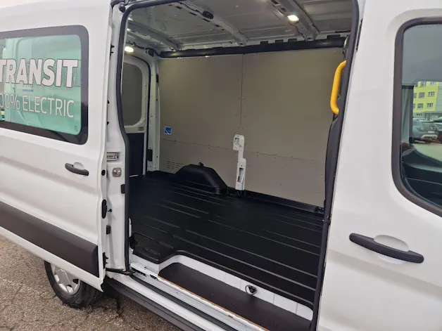 Ford E-Transit Van 350 L2H2 67kWh Trend