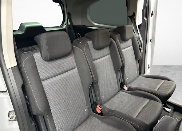 Vehicle image 10 Vehicle image 10