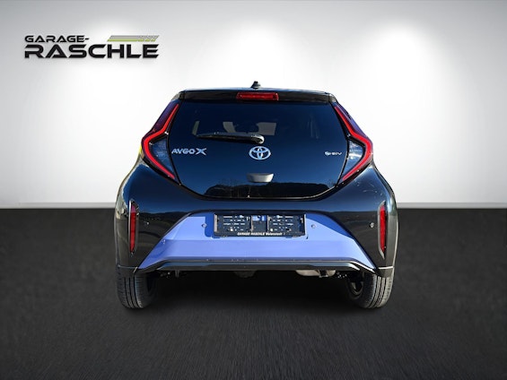 Vehicle image 4 Vehicle image 4