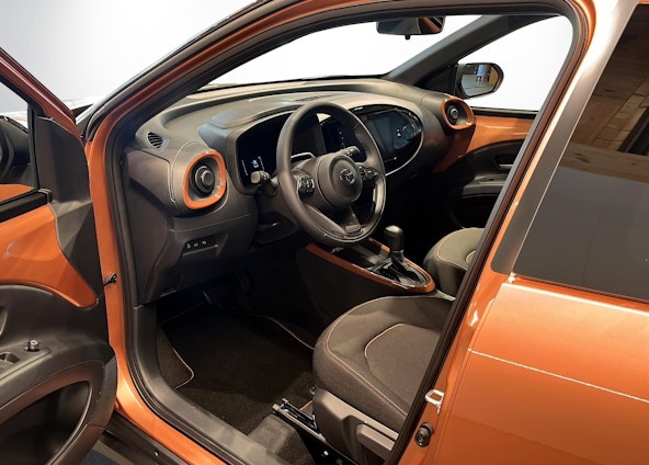 Vehicle image 6 Vehicle image 6