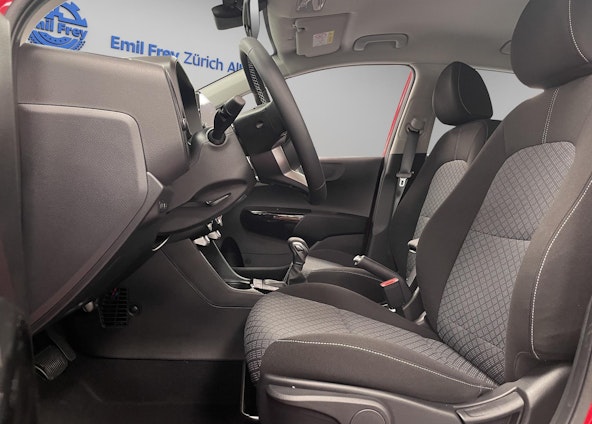 Vehicle image 6 Vehicle image 6