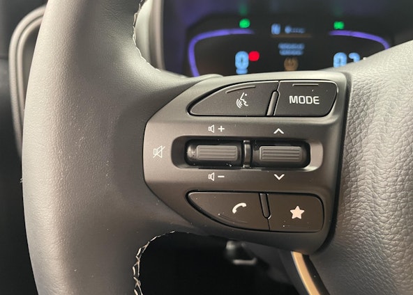 Vehicle image 12 Vehicle image 12