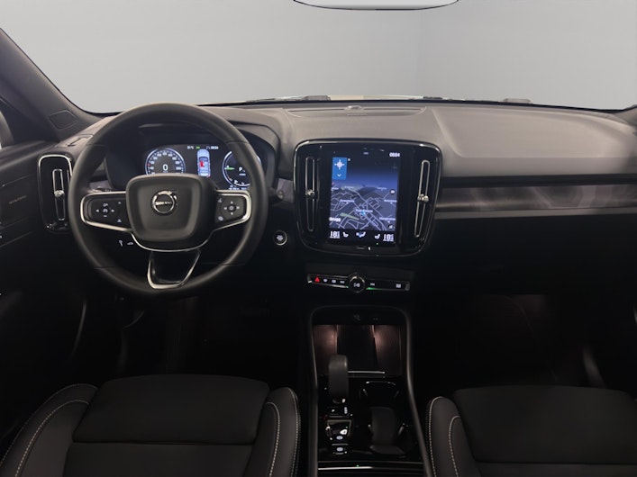 Vehicle image VOLVO XC40