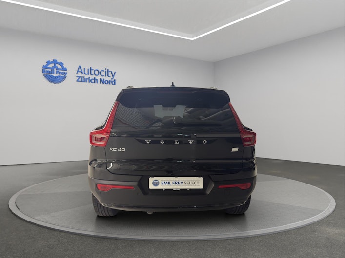 Vehicle image VOLVO XC40