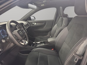 Vehicle image VOLVO XC40 1.5 T5 PiH Ultimate Dark