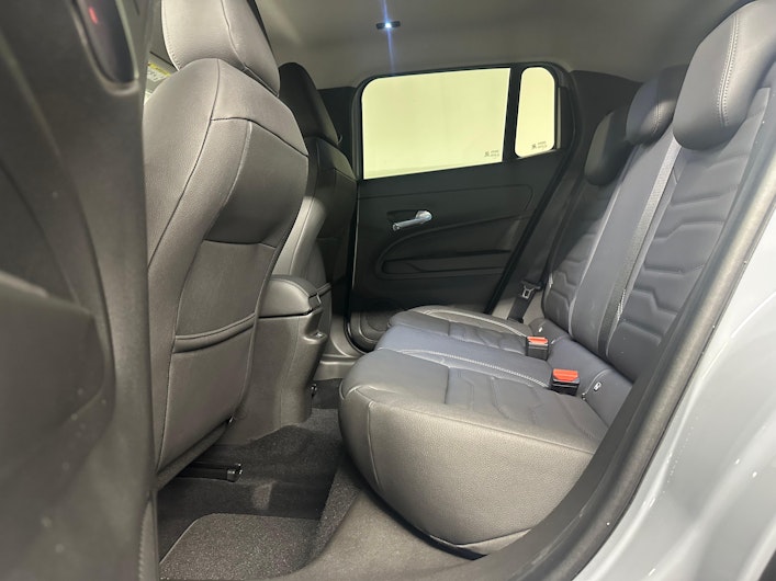 Vehicle image JEEP AVENGER