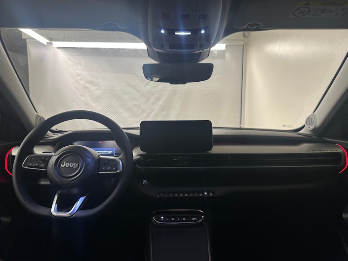 Vehicle image JEEP AVENGER