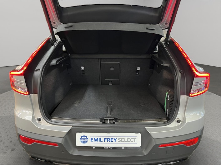 Vehicle image VOLVO C40