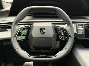 Vehicle image PEUGEOT 3008 1.2 Hybrid GT