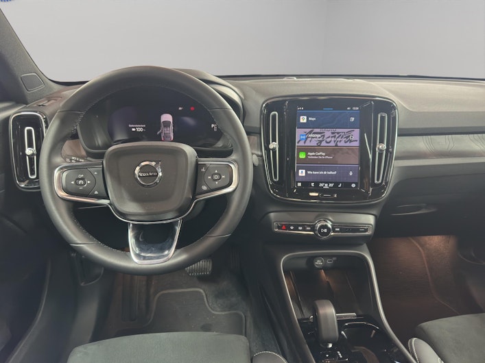 Vehicle image VOLVO C40